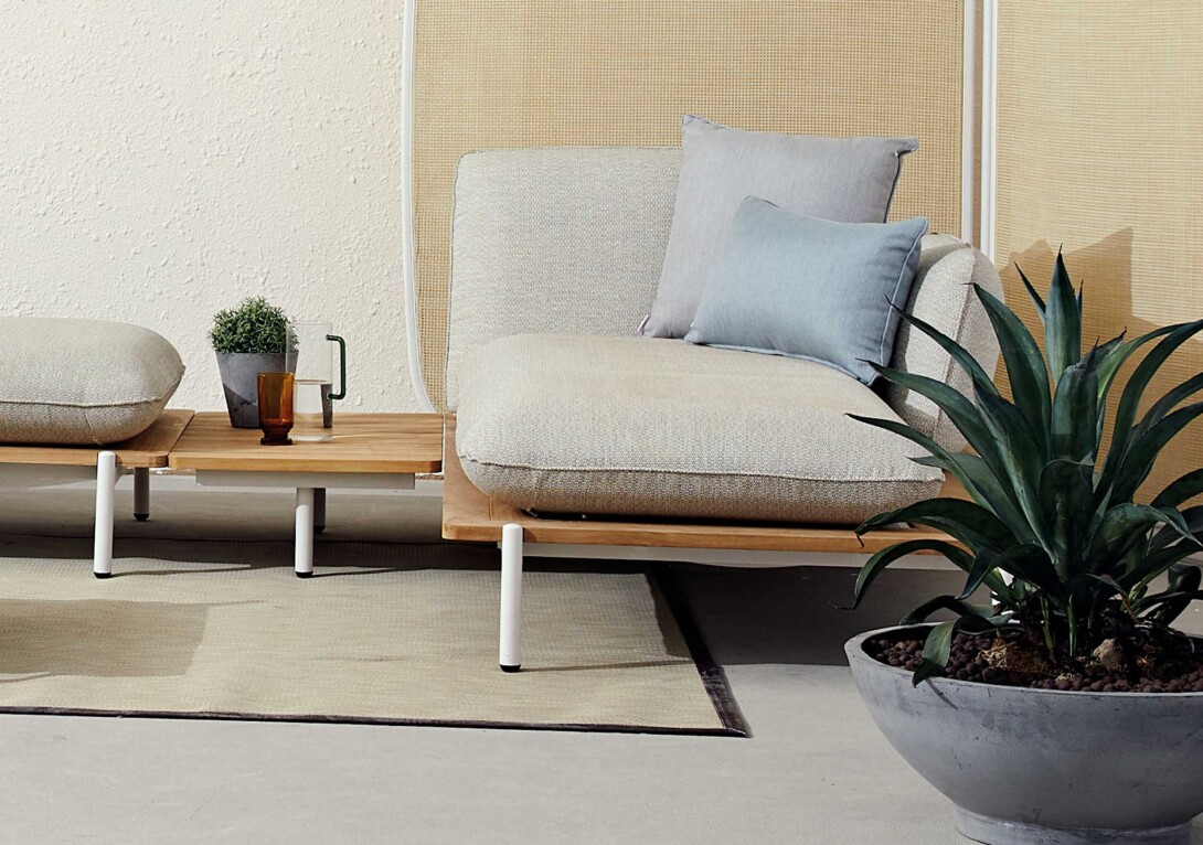 KUN Design Pillow Teak Modular Coffee Table White Teak with 2 Legs