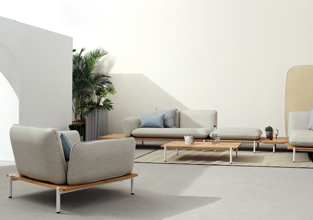 Kun Design Pillow outdoor Lounge Armchair: Fontelina 180 fabric, White frame with Teak base