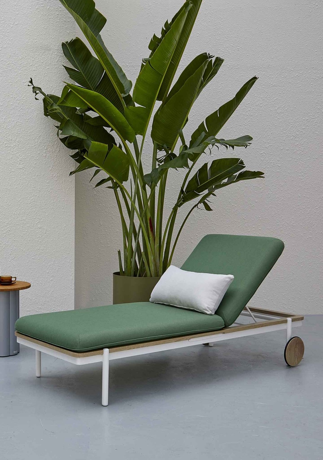 Contemporary Green Upholstered Outdoor Sunlounger Pillow Kun Design